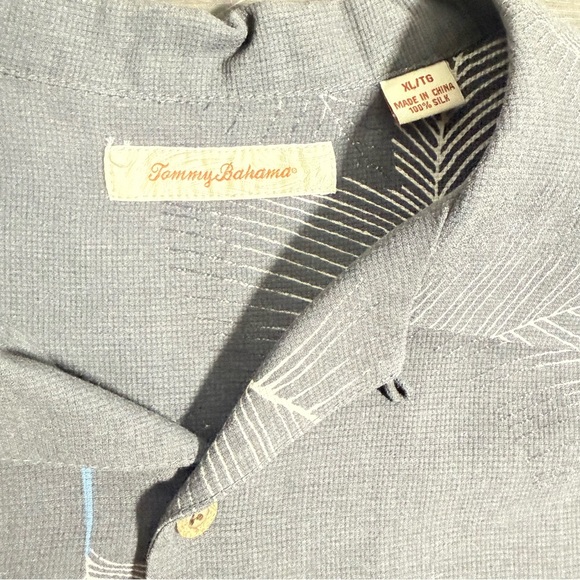 Tommy Bahama Gray Casual Button Down Shirt Soft Cotton Blend - Picture 3 of 5
